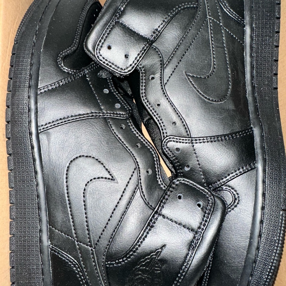 Air Jordan 1 Mid